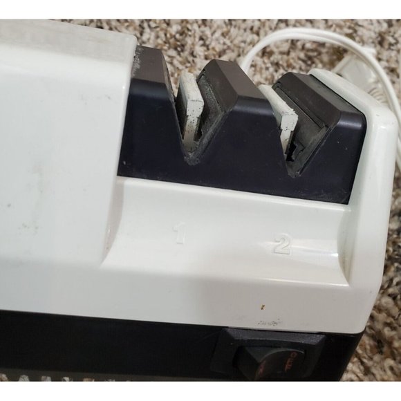 Chef's Choice 300 Knife Sharpener - Picture 3 of 6